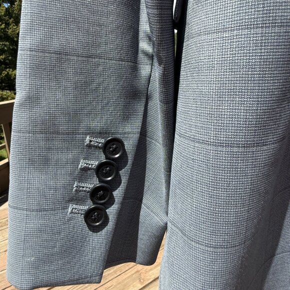 EUC BOSS by Hugo Boss Gray Plaid Single Button Blazer w./ Contrast Sleeves - Picture 8 of 9